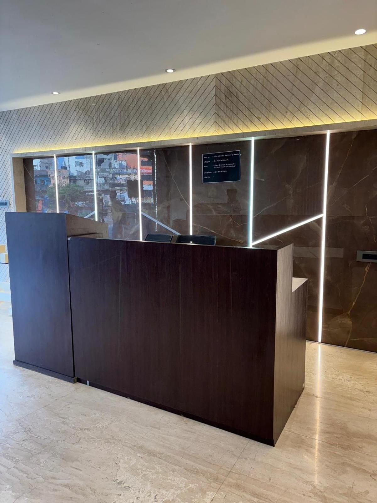 Hotel Elegant Inn Сурат Экстерьер фото